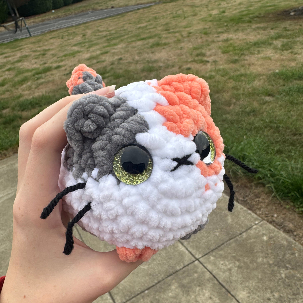 Cute Sparkly Eye Loaf Cat (Customizable)